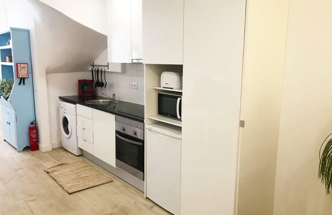 20 Rc - Lisbon City Studio Apartment-1