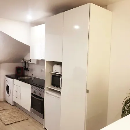 20 Rc - Lisbon City Studio Apartment-3